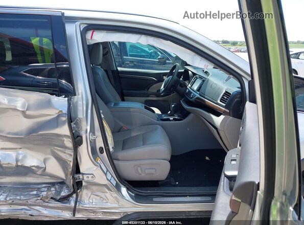 5TDDKRFH2GS248464 2016 TOYOTA HIGHLANDER Silver Вид салону спереду