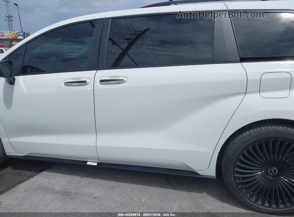 5TDDRKEC3RS210558 2024 TOYOTA SIENNA White Widok wnętrza 360 stopni