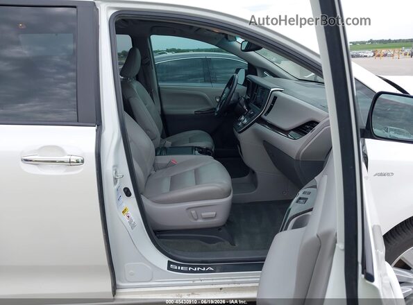 5TDDZ3DC0HS167643 2017 TOYOTA SIENNA Белый Вид салона спереди
