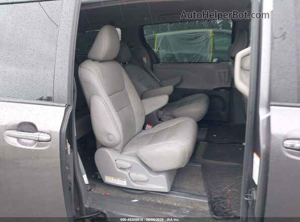 5TDDZ3DC0JS190992 2018 TOYOTA SIENNA Gray VIN sticker view