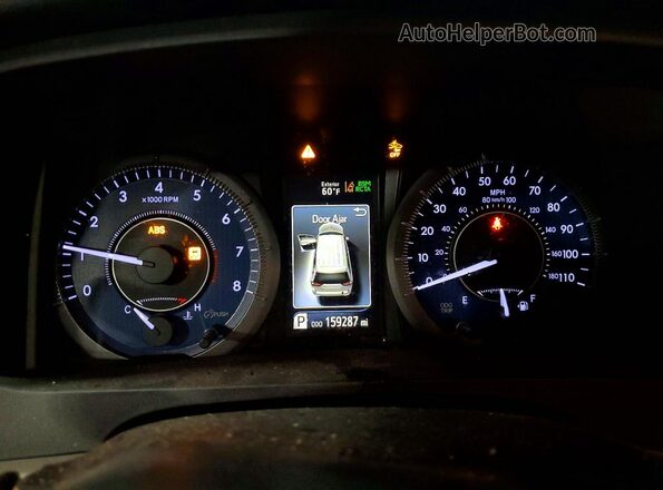 5TDDZ3DC0JS203837 2018 TOYOTA SIENNA Серебряный Вид щитка приборов