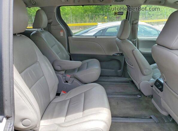 5TDDZ3DC2HS161164 2017 TOYOTA SIENNA White Вид задньої частини салону
