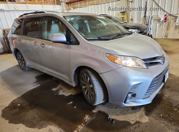 5TDDZ3DC2JS201880 2018 TOYOTA SIENNA Silver Front right