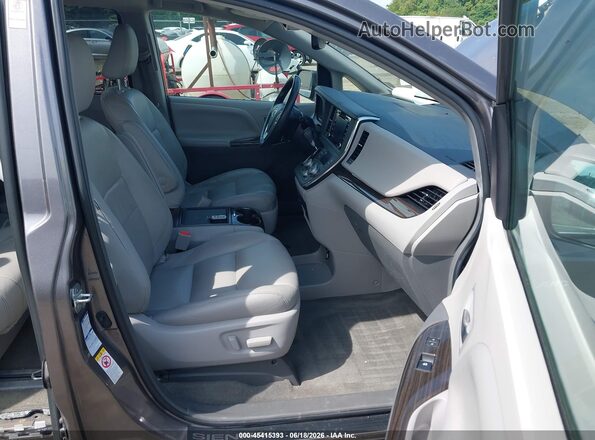 5TDDZ3DC3JS192056 2018 TOYOTA SIENNA Gray Widok wnętrza z przodu