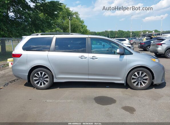 5TDDZ3DC3JS207476 2018 TOYOTA SIENNA Silver უკანა სალონის ხედი