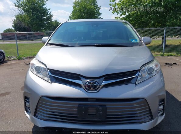 5TDDZ3DC3JS207476 2018 TOYOTA SIENNA Silver ხელსაწყოთა პანელის ხედი