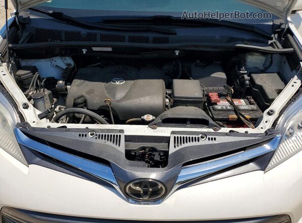 5TDDZ3DC5JS188641 2018 TOYOTA SIENNA White Widok komory silnika