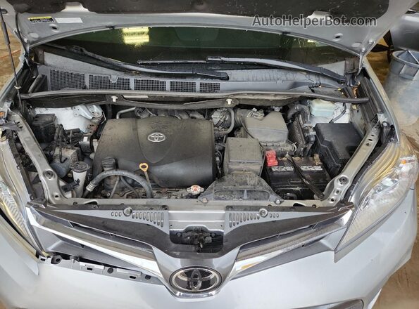 5TDDZ3DC5KS217332 2019 TOYOTA SIENNA Silver ძრავის განყოფილების ხედი