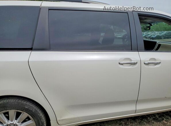 5TDDZ3DC7HS159166 2017 TOYOTA SIENNA White 
