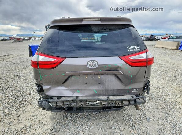 5TDDZ3DC8HS170841 2017 TOYOTA SIENNA Gray Вид ззаду
