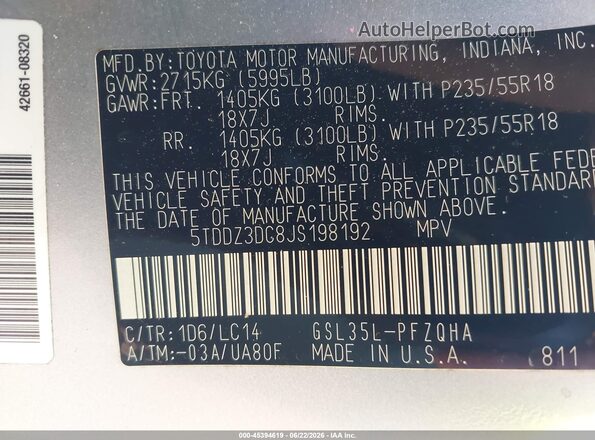 5TDDZ3DC8JS198192 2018 TOYOTA SIENNA Silver Widok komory silnika