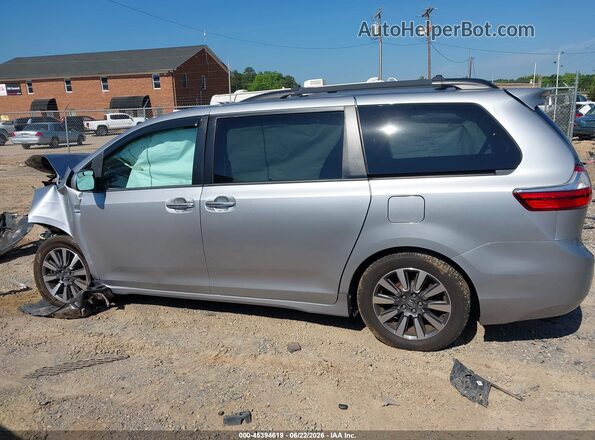 5TDDZ3DC8JS198192 2018 TOYOTA SIENNA Silver Widok wnętrza 360 stopni