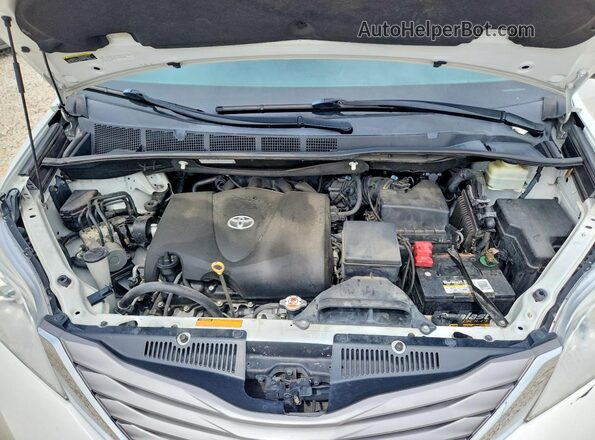 5TDDZ3DC9HS169827 2017 TOYOTA SIENNA White Vista del compartimento del motor