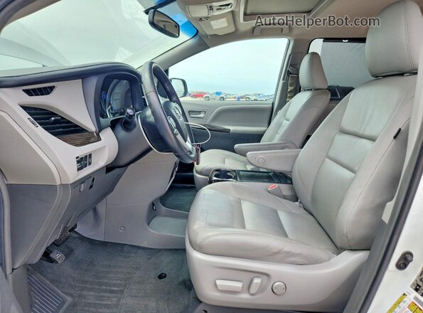 5TDDZ3DC9HS169827 2017 TOYOTA SIENNA White Vista interior delantera
