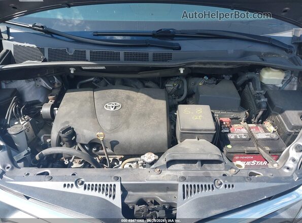 5TDDZ3DC9JS193468 2018 TOYOTA SIENNA Gray უკანა ხედი