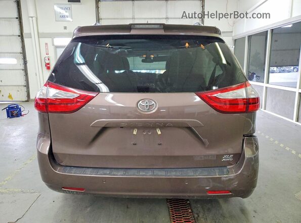 5TDDZ3DC9JS196287 2018 TOYOTA SIENNA Brown 