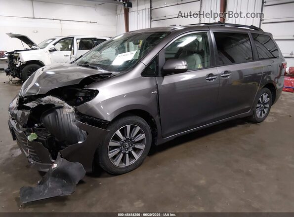 5TDDZ3DC9JS199545 2018 TOYOTA SIENNA Gray წინა მარცხენა ხედი სამი მეოთხედიდან
