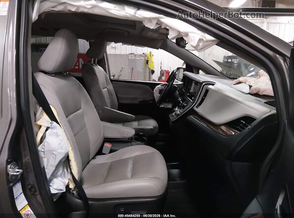 5TDDZ3DC9JS199545 2018 TOYOTA SIENNA Gray წინა სალონის ხედი