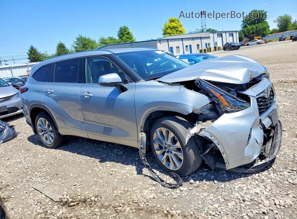 5TDDZRBH0MS534035 2021 TOYOTA HIGHLANDER Silver Przód prawy