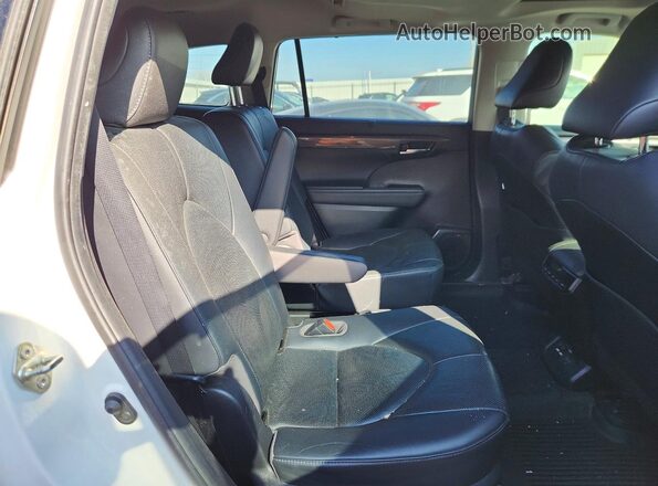 5TDDZRBH4LS034653 2020 TOYOTA HIGHLANDER White Հետևի նստատեղերի տեսք
