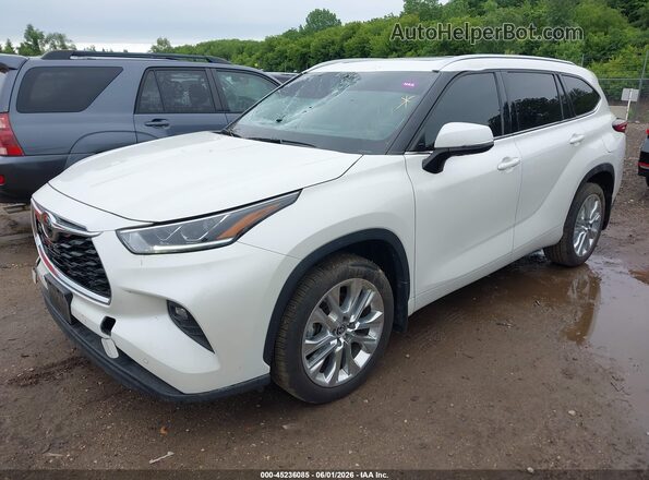 5TDDZRBH7MS524649 2021 TOYOTA HIGHLANDER White Vista tres cuartos delantera izquierda