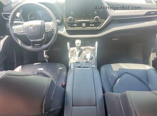 5TDDZRBH8MS149001 2021 TOYOTA HIGHLANDER Серый Вид панели приборов