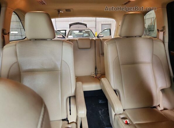 5TDDZRFH0HS398666 2017 TOYOTA HIGHLANDER White Вид задніх сидінь