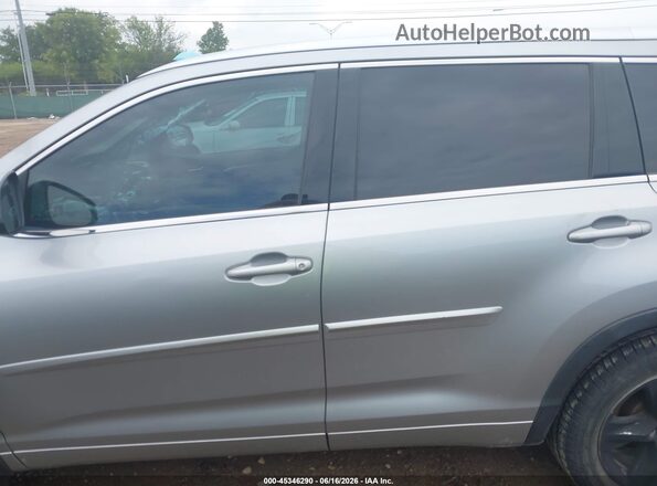 5TDDZRFH0JS874114 2018 TOYOTA HIGHLANDER Silver 