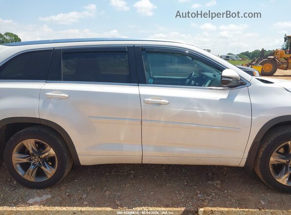 5TDDZRFH0JS884710 2018 TOYOTA HIGHLANDER White უკანა სალონის ხედი