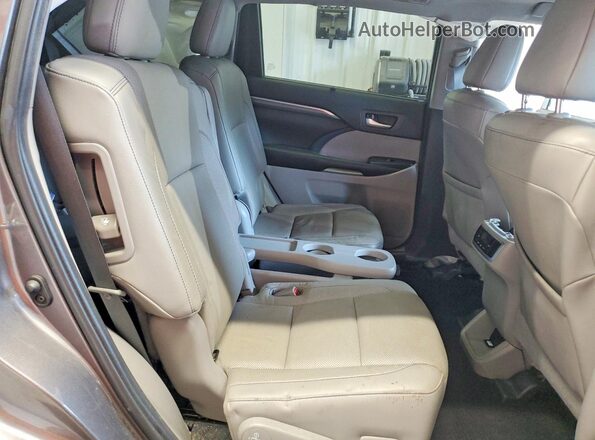 5TDDZRFH0KS727714 2019 TOYOTA HIGHLANDER Gray Widok wnętrza z tyłu