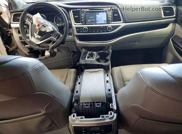5TDDZRFH0KS727714 2019 TOYOTA HIGHLANDER Gray Widok deski rozdzielczej