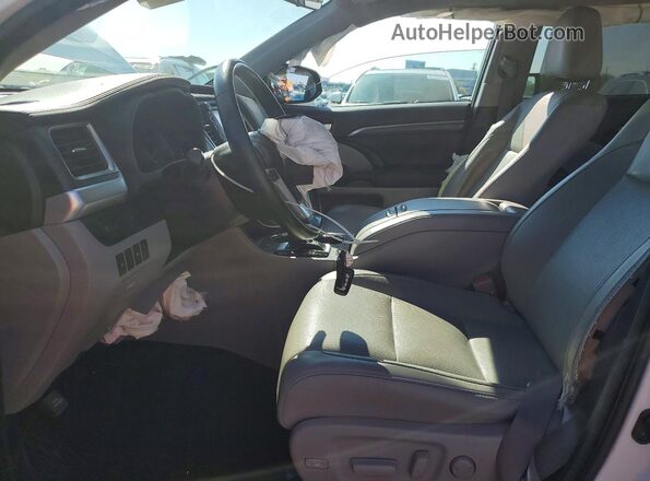 5TDDZRFH1JS871240 2018 TOYOTA HIGHLANDER White წინა სალონის ხედი