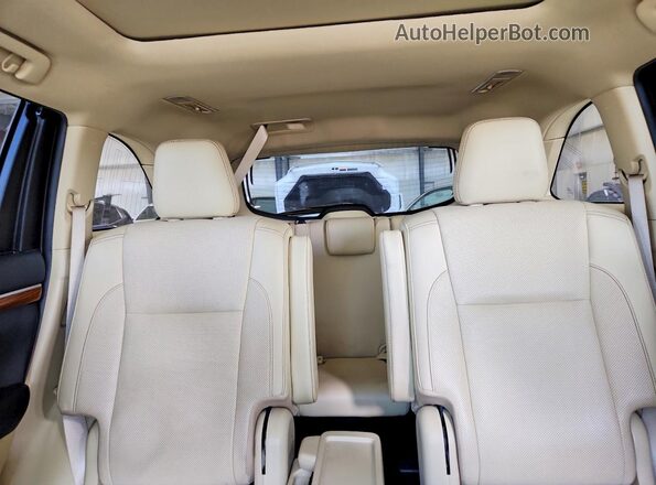 5TDDZRFH2KS929941 2019 TOYOTA HIGHLANDER White Հետևի նստատեղերի տեսք