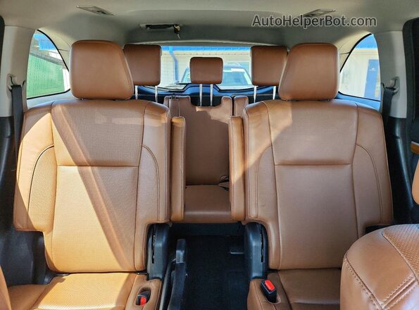 5TDDZRFH3HS453238 2017 TOYOTA HIGHLANDER Burgundy Rear seats view