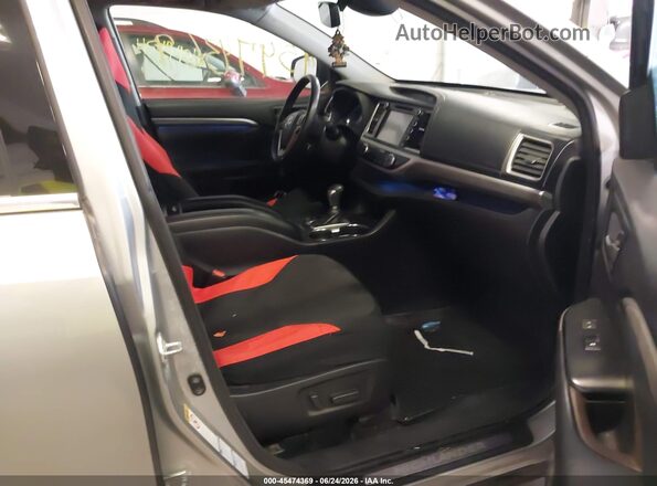 5TDDZRFH3HS484506 2017 TOYOTA HIGHLANDER Silver Widok wnętrza z przodu