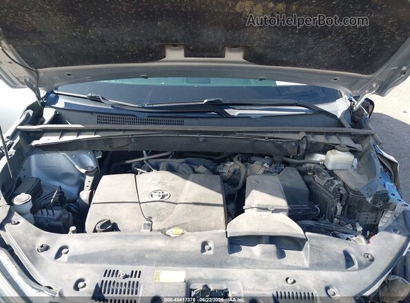5TDDZRFH4HS395947 2017 TOYOTA HIGHLANDER Silver Rear view