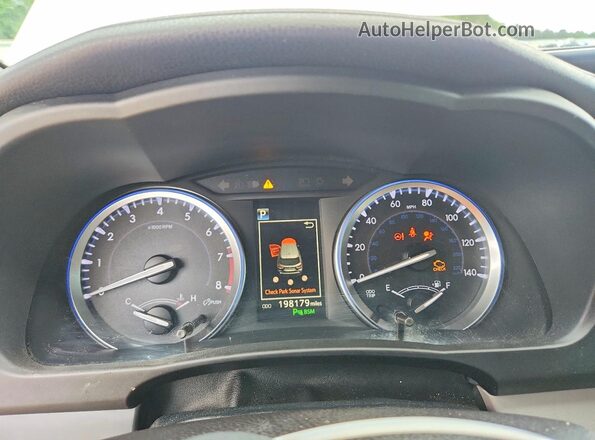 5TDDZRFH5JS805841 2018 TOYOTA HIGHLANDER White Вид щитка приладів