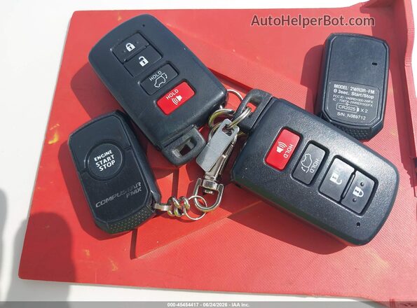 5TDDZRFH6HS410898 2017 TOYOTA HIGHLANDER White Widok deski rozdzielczej