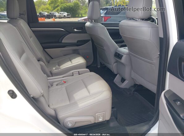 5TDDZRFH6HS410898 2017 TOYOTA HIGHLANDER White Widok naklejki z numerem VIN