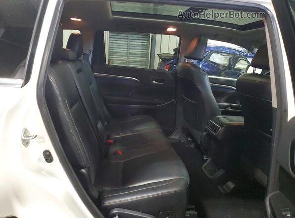 5TDDZRFH6JS814080 2018 TOYOTA HIGHLANDER Белый Вид задних сидений