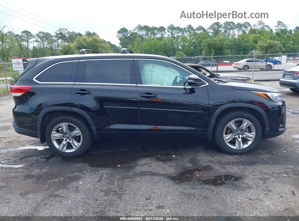 5TDDZRFH6JS893069 2018 TOYOTA HIGHLANDER Black Rear interior view