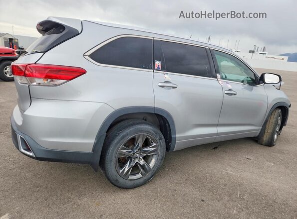5TDDZRFH7JS809020 2018 TOYOTA HIGHLANDER Silver Задня права чверть