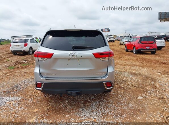 5TDDZRFH8JS818180 2018 TOYOTA HIGHLANDER Silver 