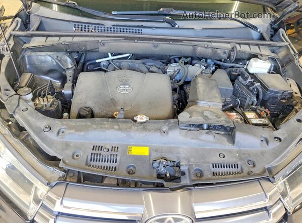 5TDDZRFH8KS960658 2019 TOYOTA HIGHLANDER Black ძრავის განყოფილების ხედი