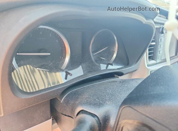5TDDZRFHXHS424058 2017 TOYOTA HIGHLANDER White ხელსაწყოთა პანელის ხედი