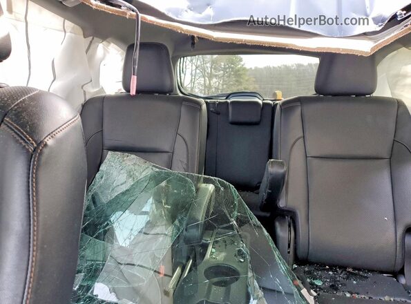 5TDDZRFHXJS865890 2018 TOYOTA HIGHLANDER Black Vista de los asientos traseros