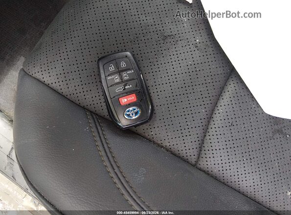 5TDERKECXSS254101 2025 TOYOTA SIENNA White Vista del salpicadero
