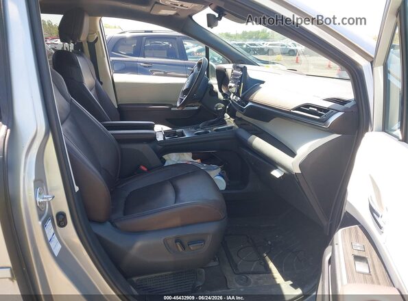 5TDESKFC1MS013016 2021 TOYOTA SIENNA Silver Front interior view