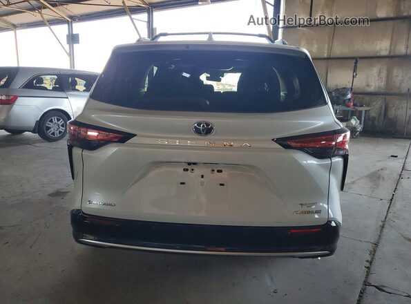 5TDESKFC3TS251125 2026 TOYOTA SIENNA White Widok z tyłu