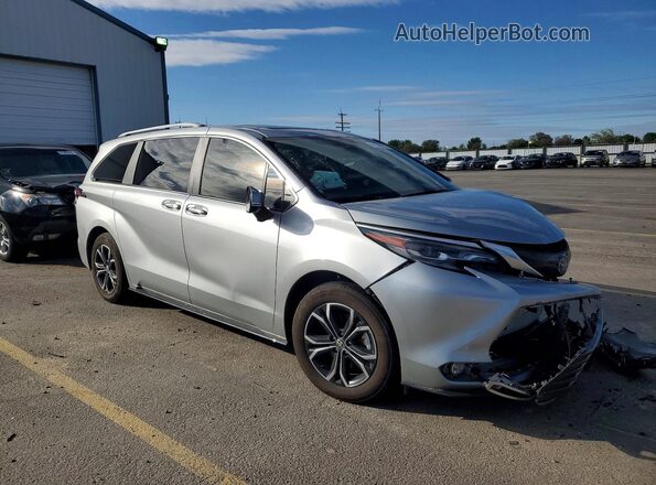 5TDESKFC5SS157827 2025 TOYOTA SIENNA Silver 